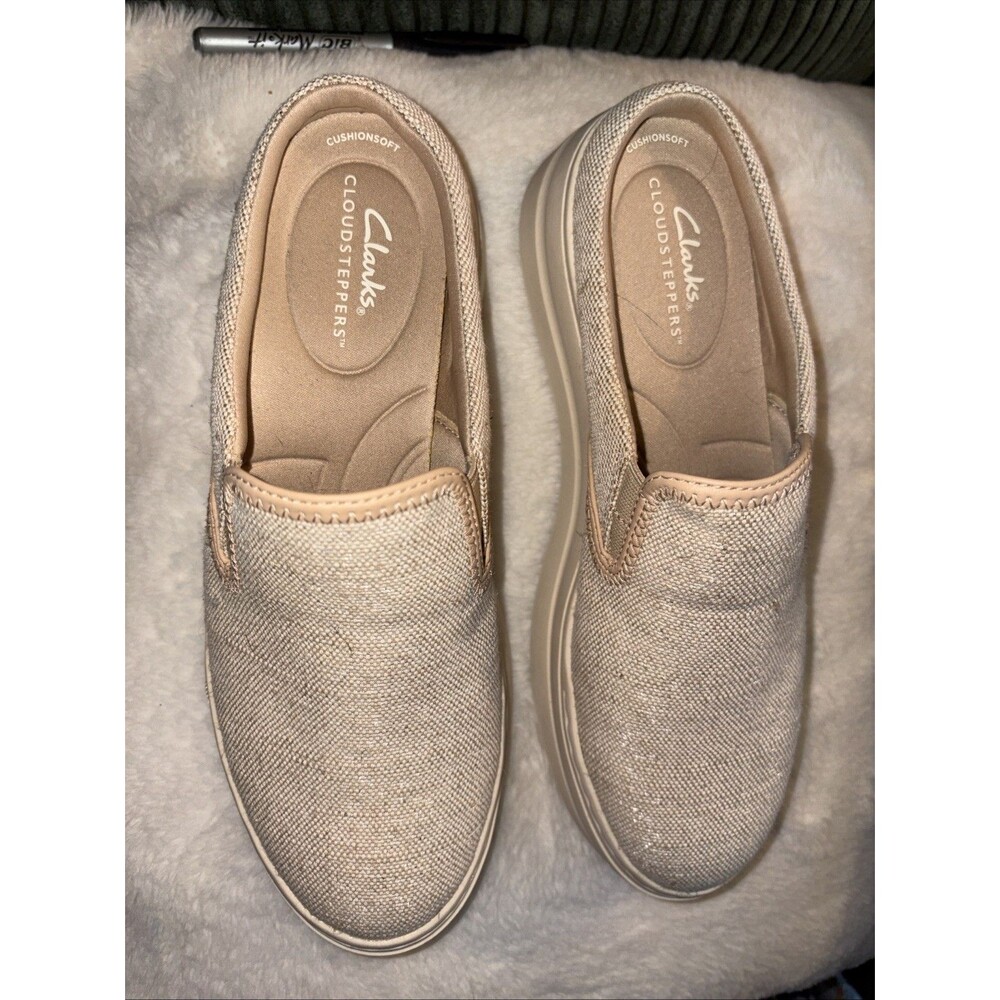 Cloudsteppers by Clarks Women's Audreigh Cove Slip-On Mule Natural W/ Gold  8